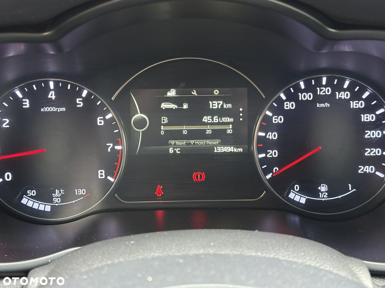 Kia Carens 1.6 GDI L - 22