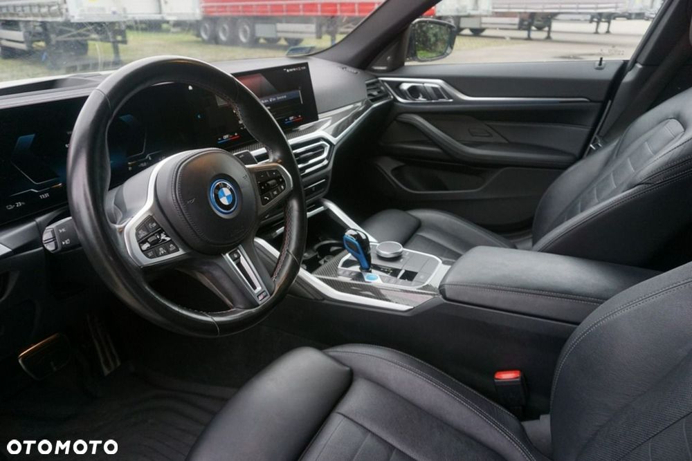 BMW i4 - 8
