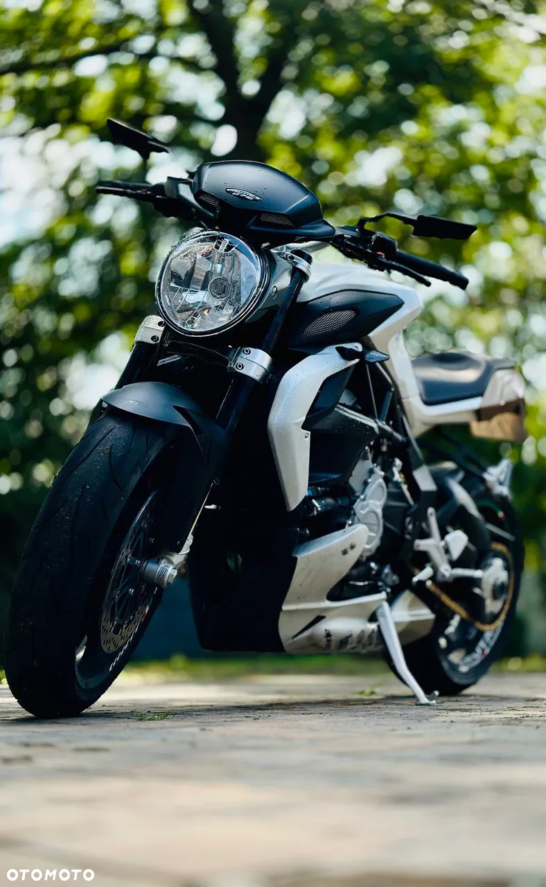 MV AGUSTA Brutale - 6