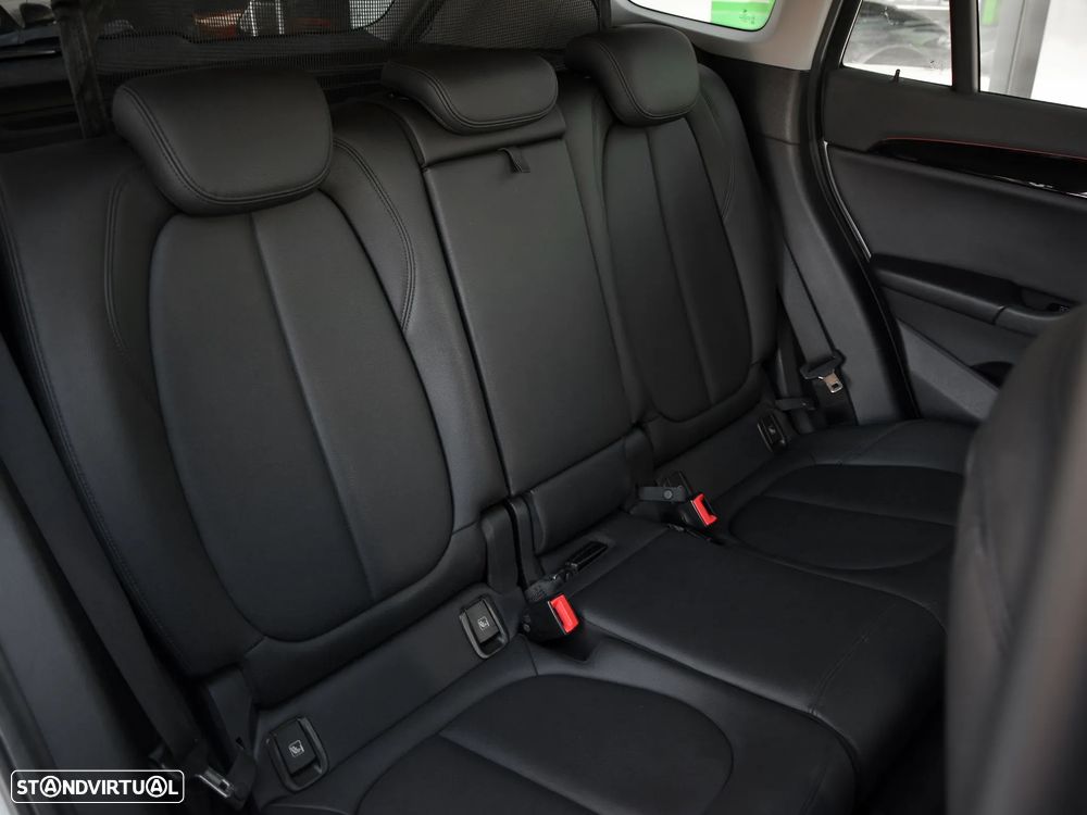 BMW X1 16 d sDrive Line Sport - 9