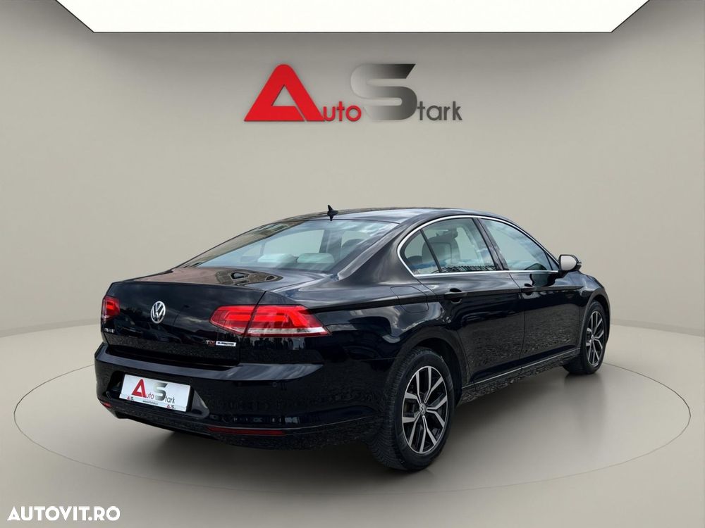 Volkswagen Passat 1.6 TDI Trendline - 12