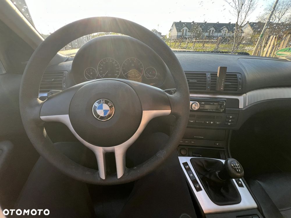 BMW Seria 3 330i - 18