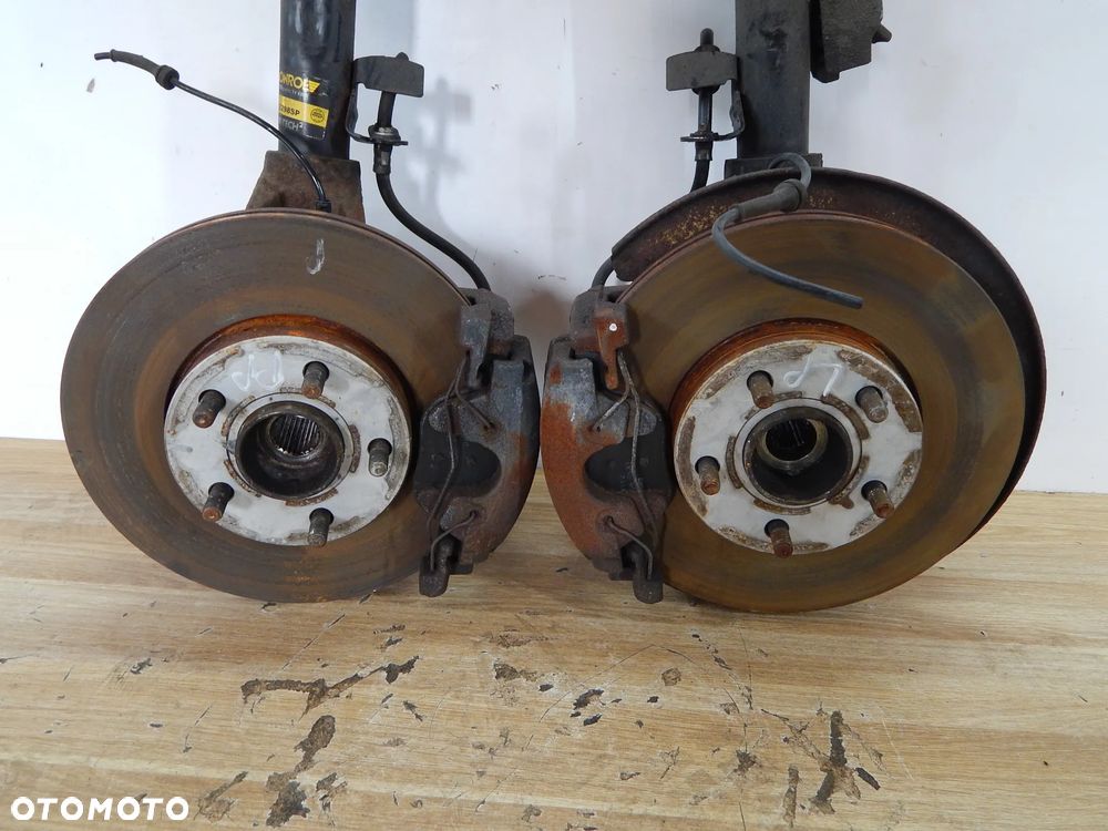 Zwrotnica piasta amortyzator Mcperson przód Ford Focus MK3 10-18 TDCI Łuków części - 2