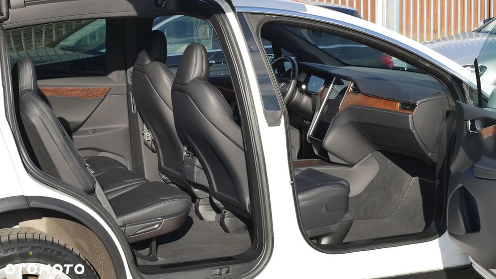 Tesla Model X Performance - 10