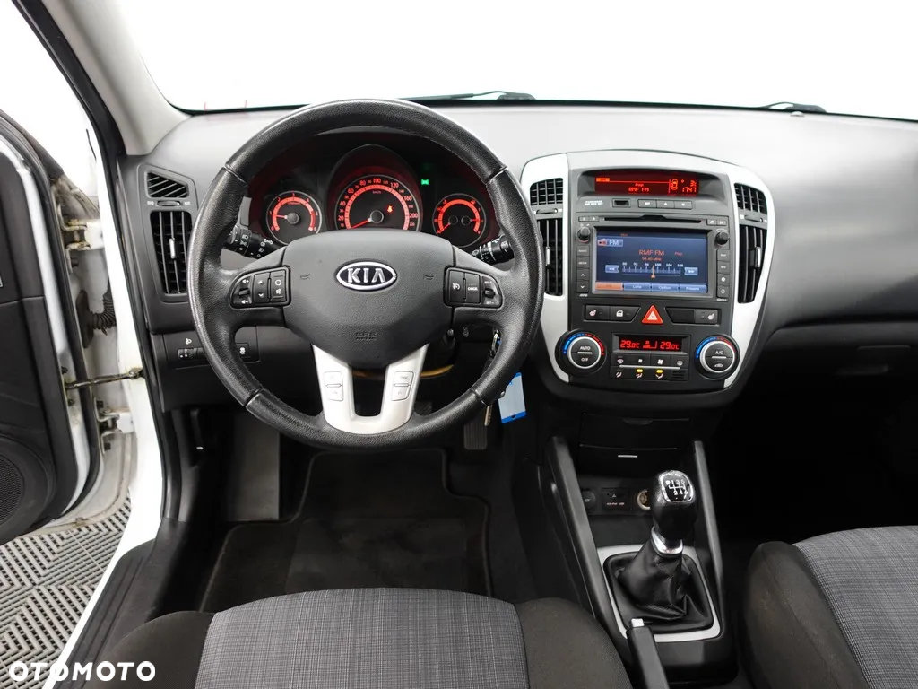 Kia Ceed Cee'd 1.6 Crdi Comfort + - 6
