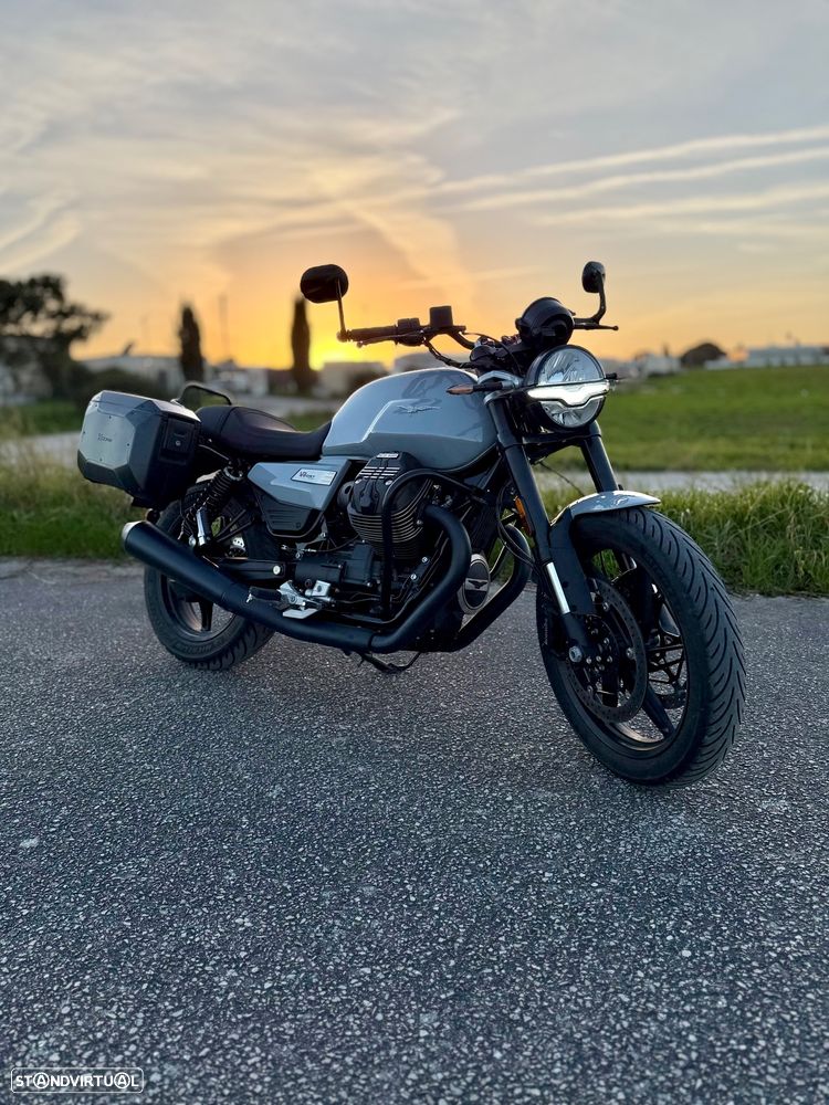 Moto Guzzi V7 Sport - 8