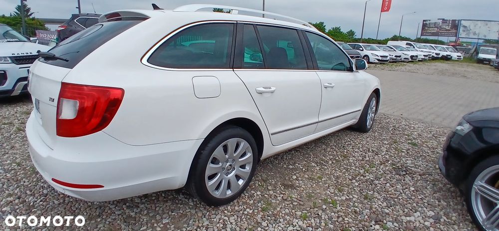 Skoda Superb 2.0 TDI 4x4 DSG Ambition - 10