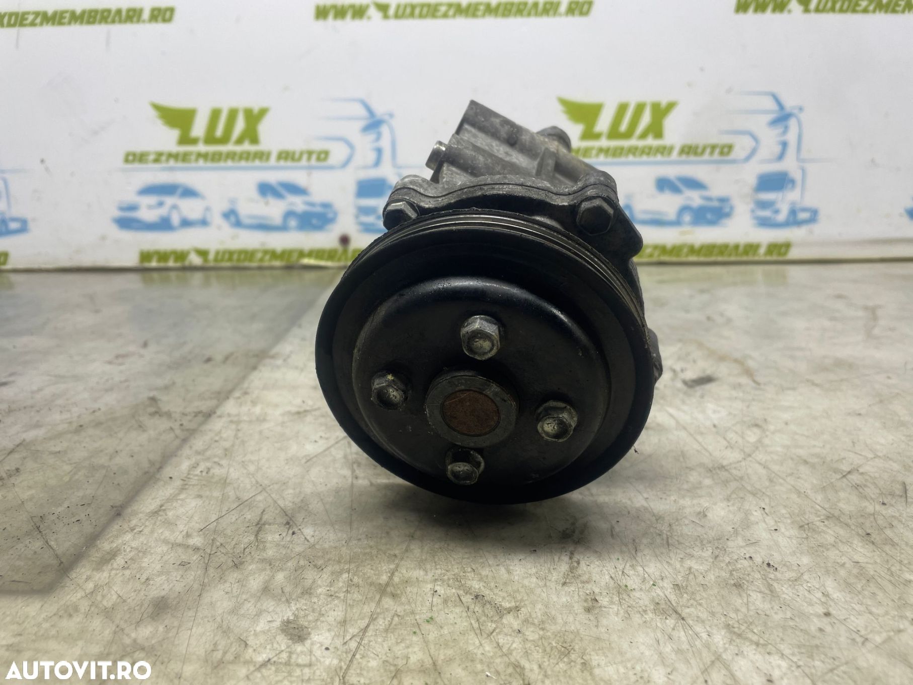 Pompa apa  1.8 di-d 4N13 Mitsubishi ASX 1 [2010 - 2012] 1.8 di-d 4N13 - 1