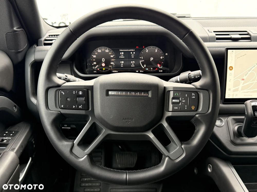 Land Rover Defender 110 D300 X-Dynamic HSE - 11