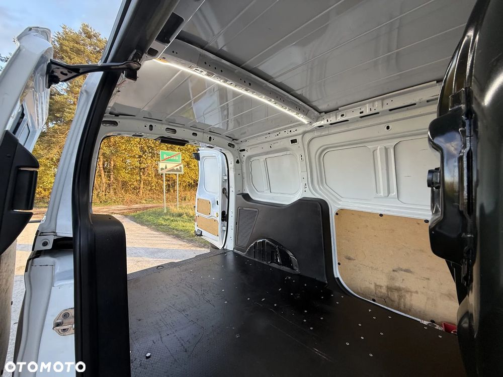 Ford TRANSIT CONNECT - 11