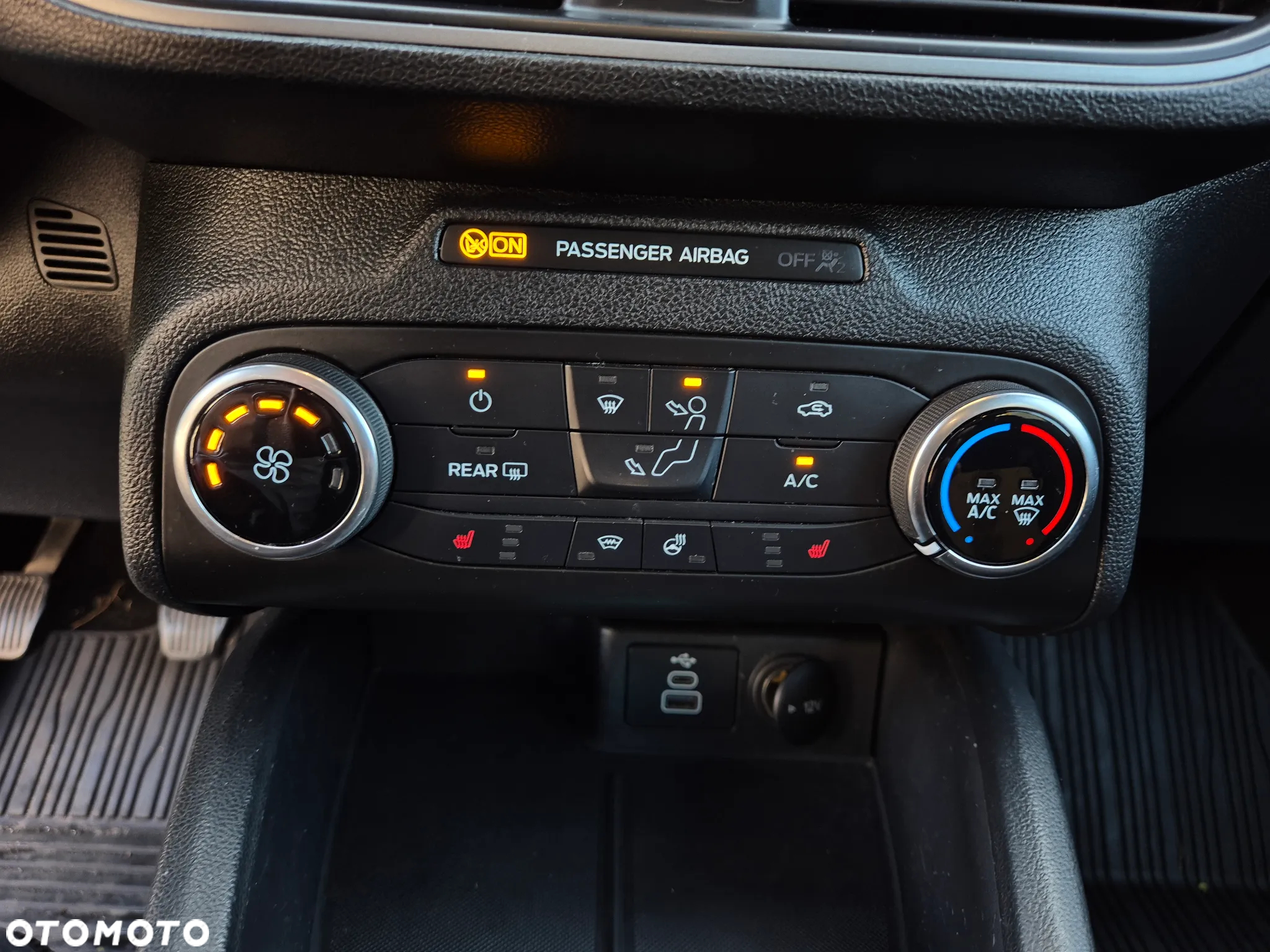 Ford Focus - 11