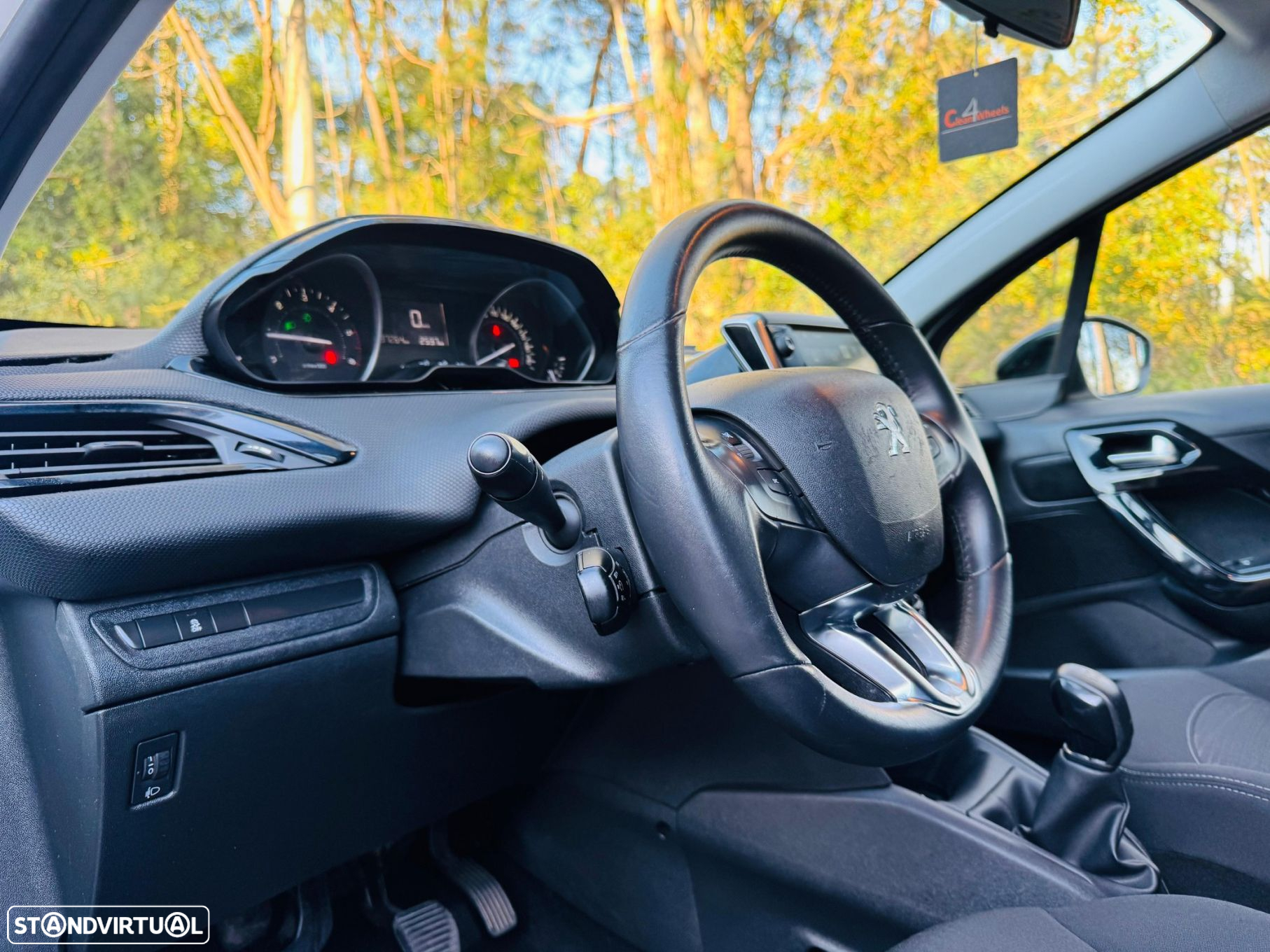 Peugeot 208 1.6 BlueHDi Style - 19
