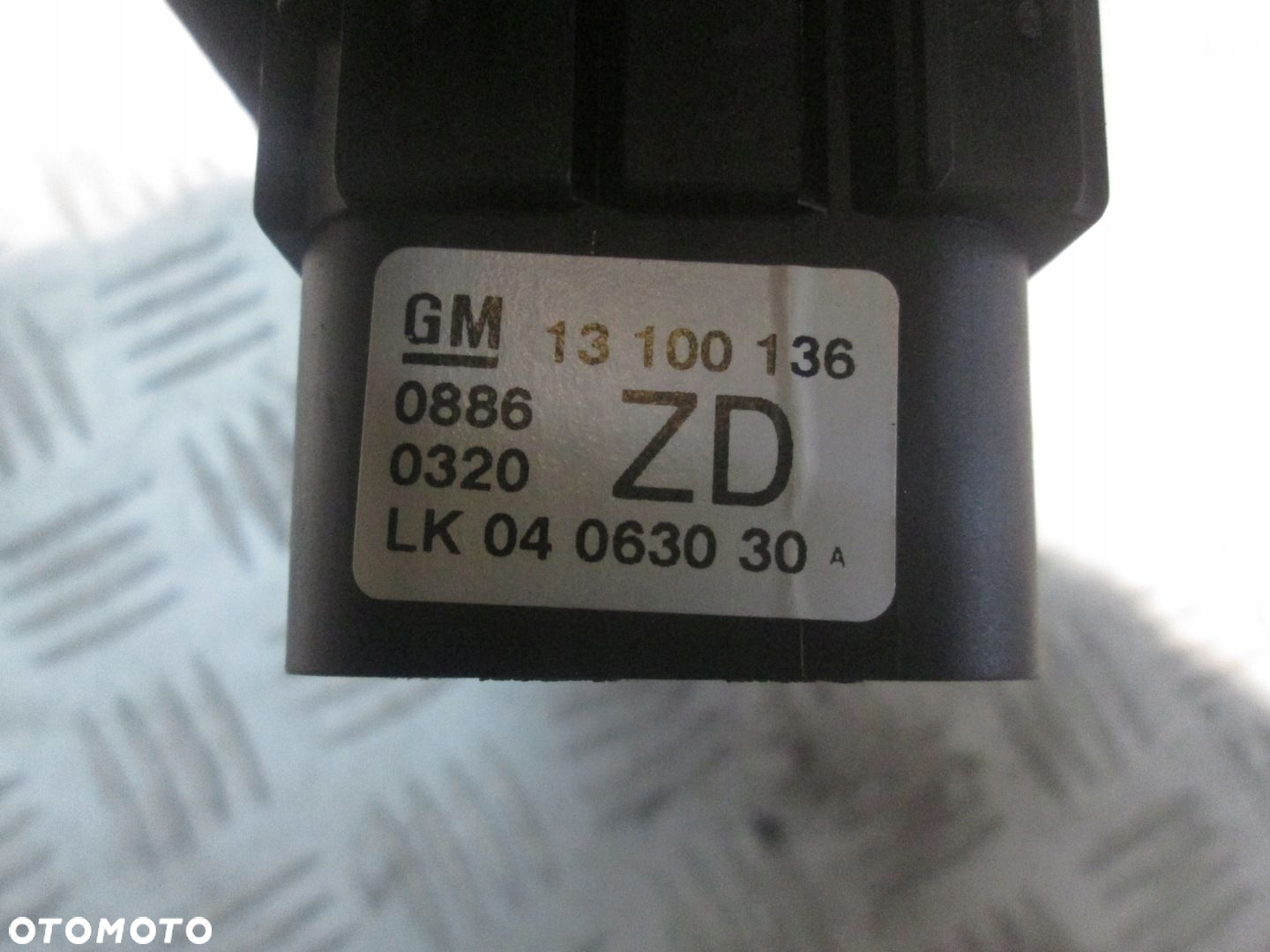 Opel Astra H 04-10 WŁĄCZNIK PRZEŁĄCZNIK POKRĘTŁO ŚWIATEŁ OE 13100136 - 4