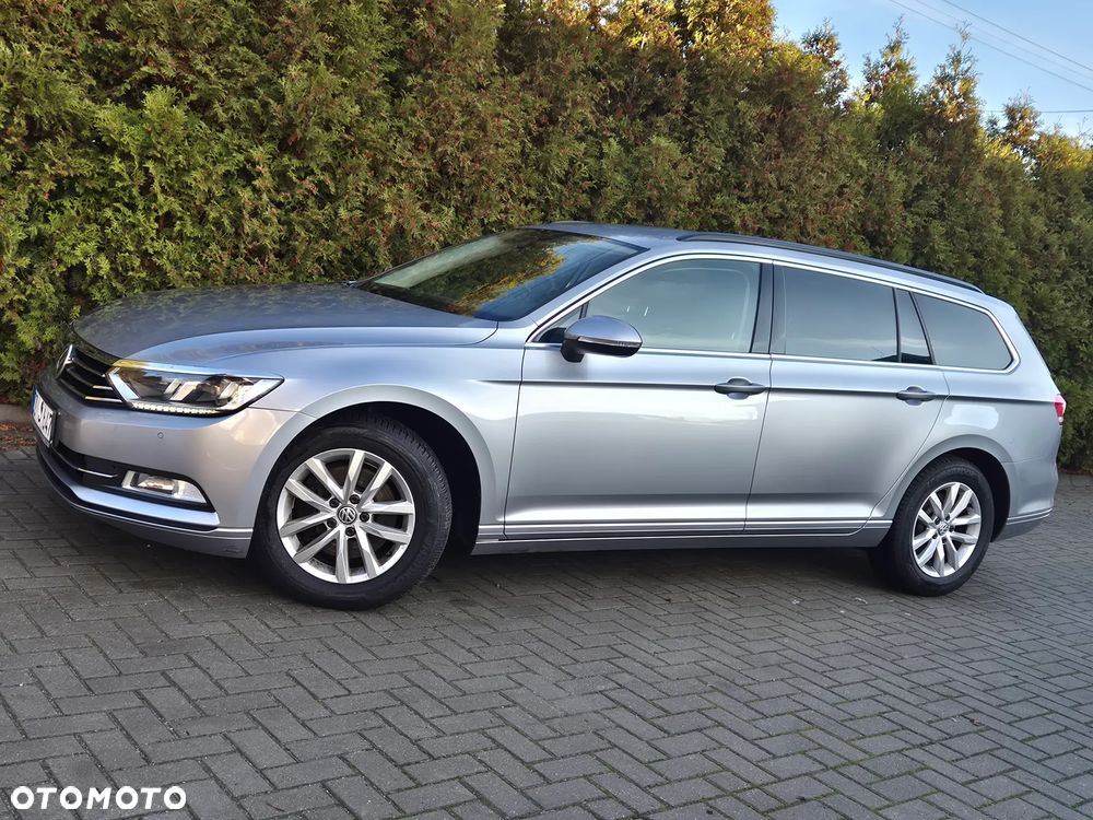 Volkswagen Passat - 4