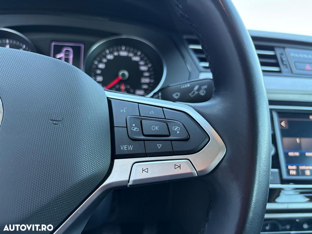 Volkswagen Passat - 12