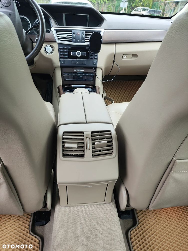 Mercedes-Benz Klasa E 350 CDI 4-Matic - 19