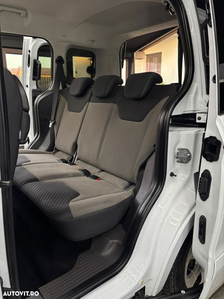 Ford Tourneo Courier 1.5 TDCi Trend - 12