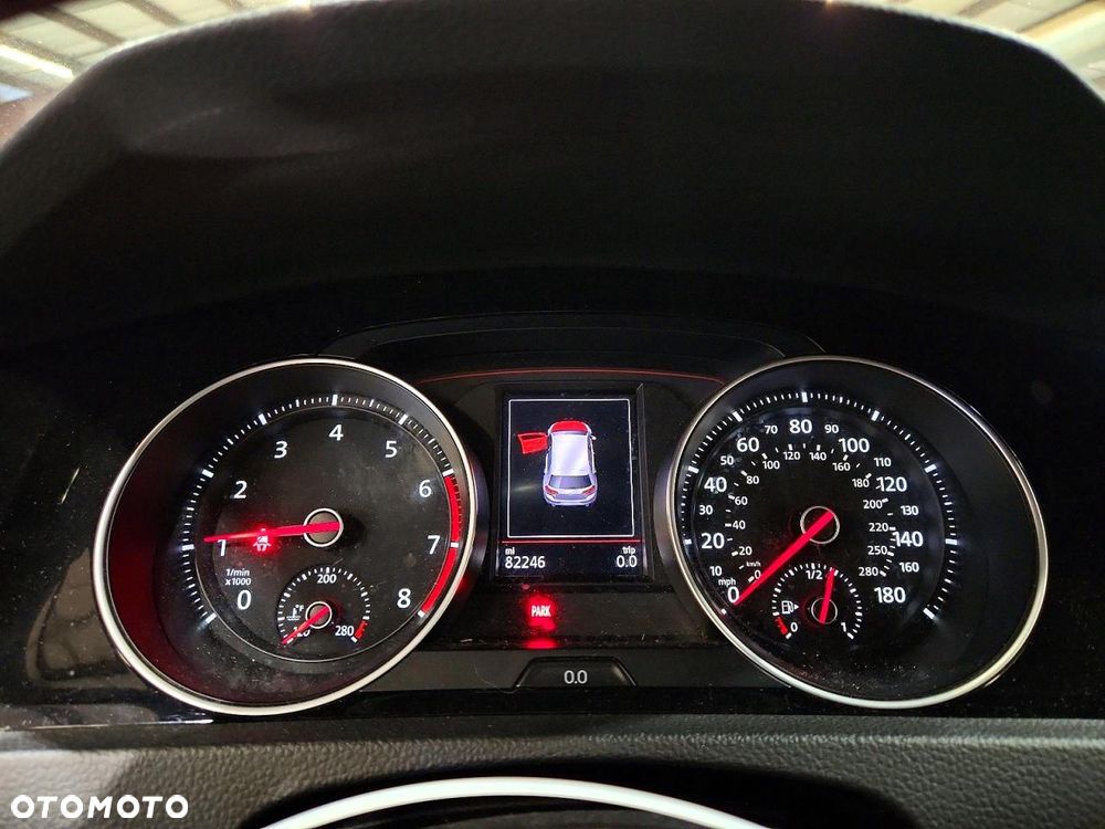 Volkswagen Golf - 9