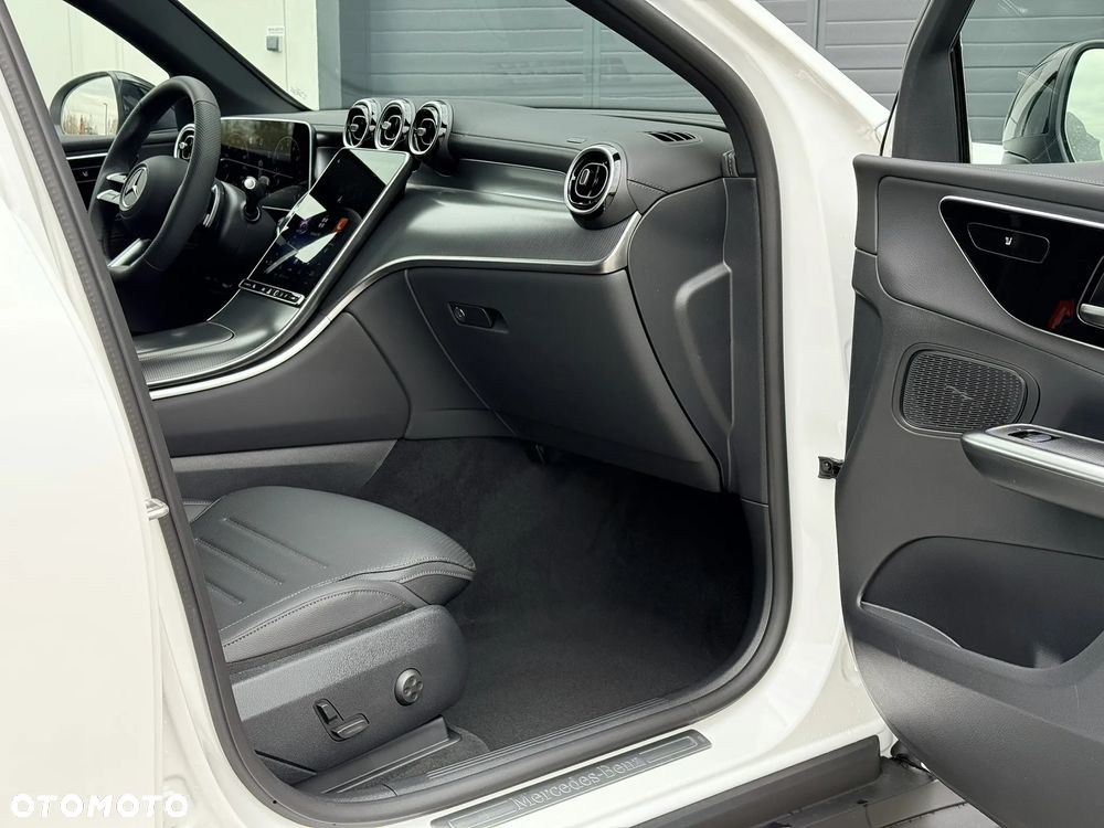 Mercedes-Benz GLC - 25