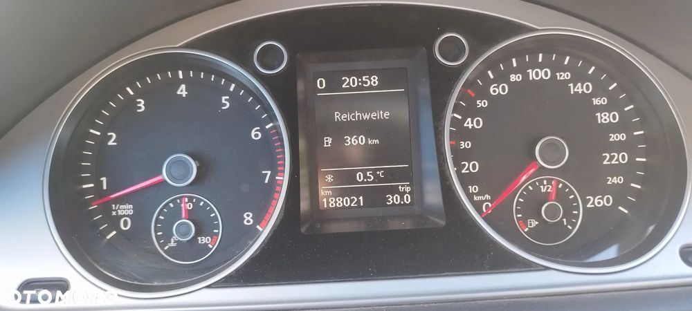 Volkswagen Passat - 5