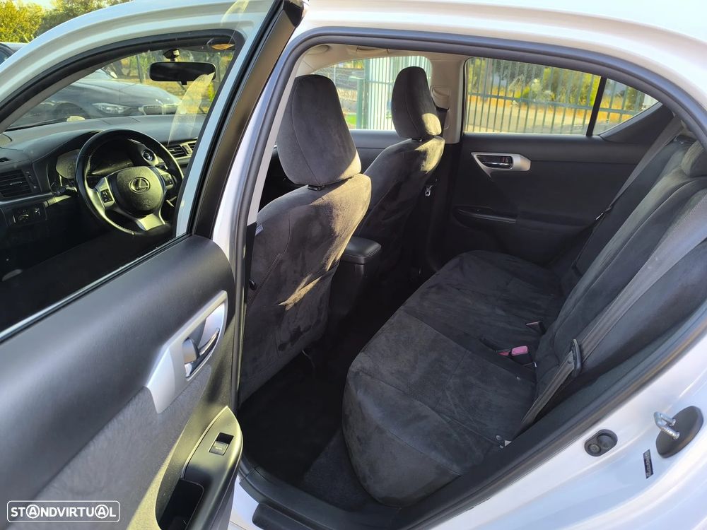 Lexus CT 200h - 21