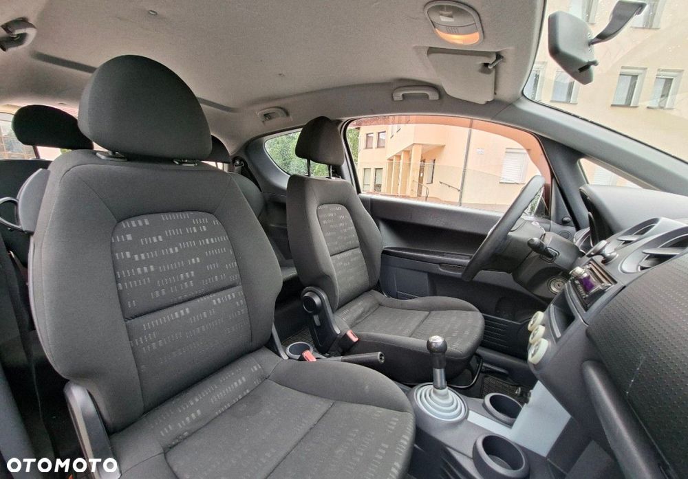 Mitsubishi Colt - 15