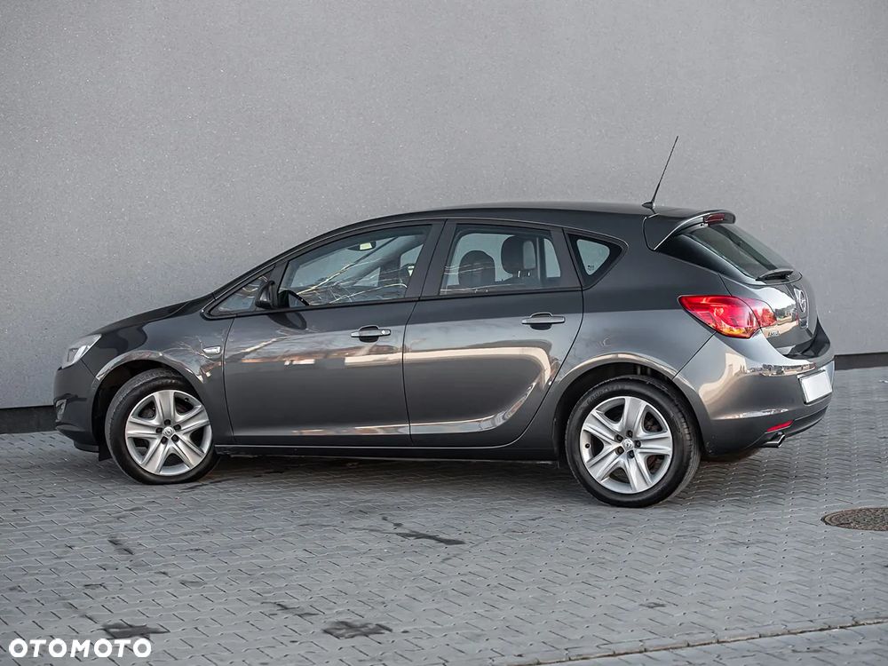 Opel Astra - 10