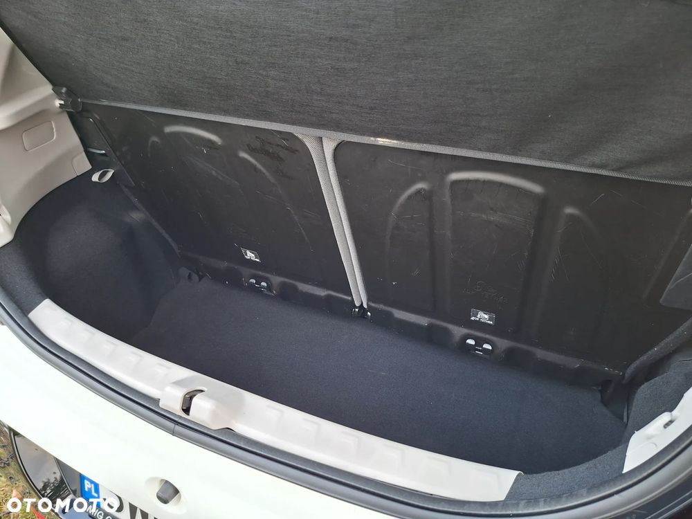 Toyota Aygo x-play connect - 26