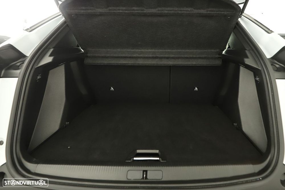 Peugeot 2008 1.2 PureTech Allure - 24