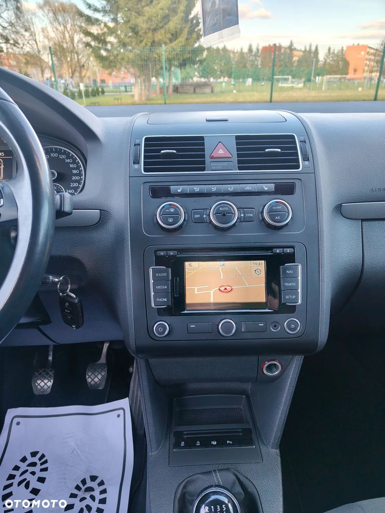 Volkswagen Touran 1.6 TDI DPF BlueMotion Technology Life - 14