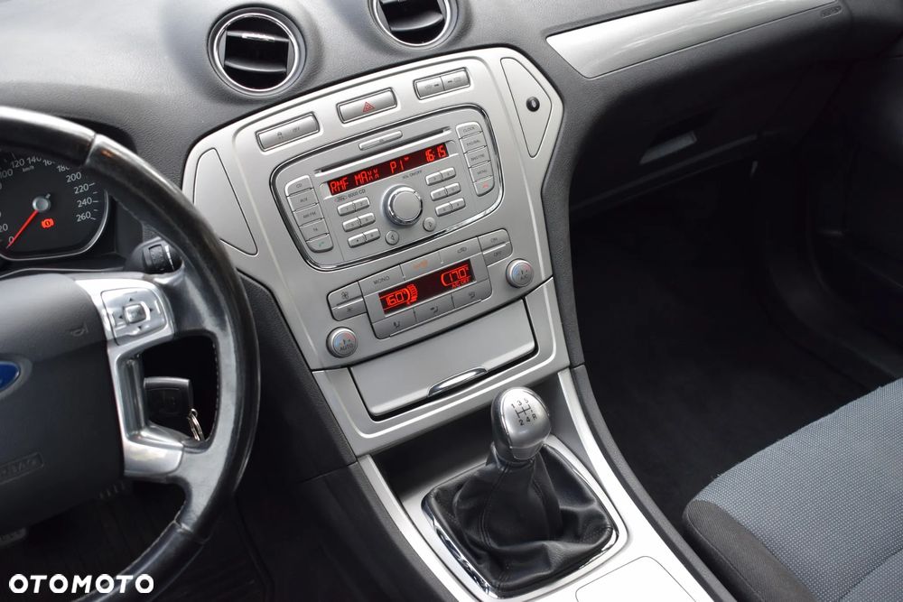 Ford Mondeo - 8