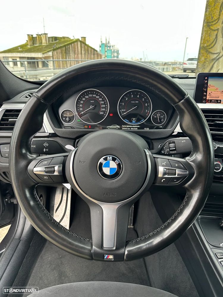 BMW 330 e iPerformance Pack M - 12