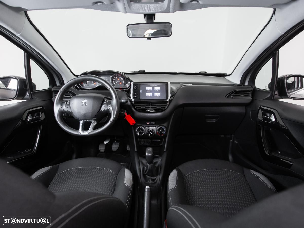 Peugeot 208 - 6