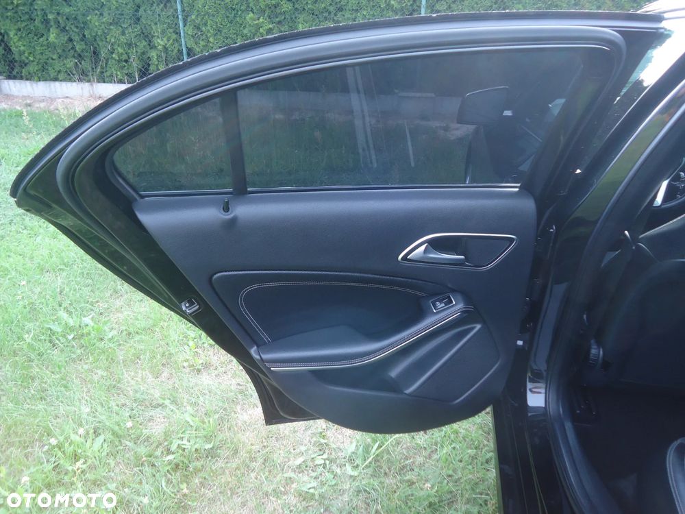 Mercedes-Benz Klasa A 200 AMG Line - 33