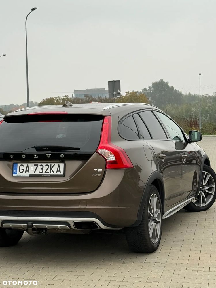 Volvo V60 Cross Country T5 AWD Summum - 6