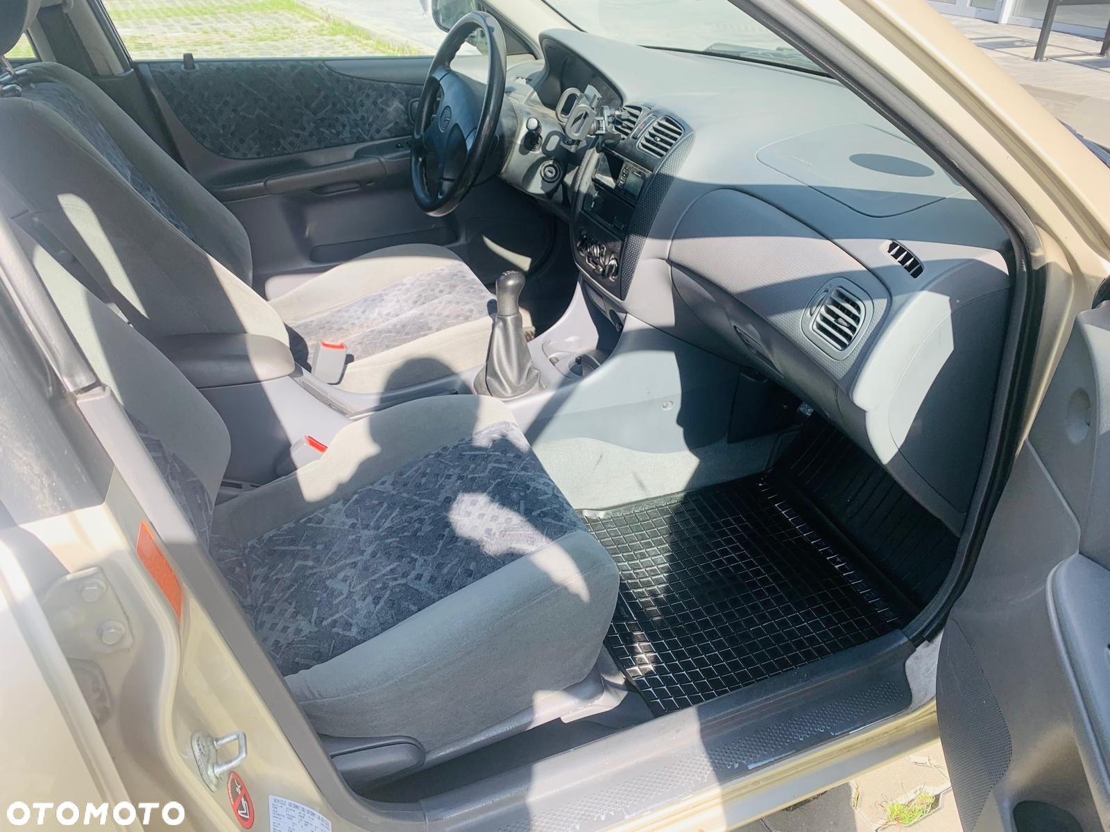 Mazda 323 - 7
