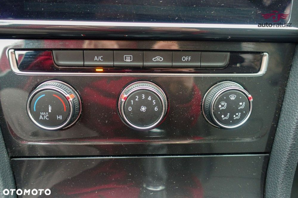 Volkswagen Golf - 23
