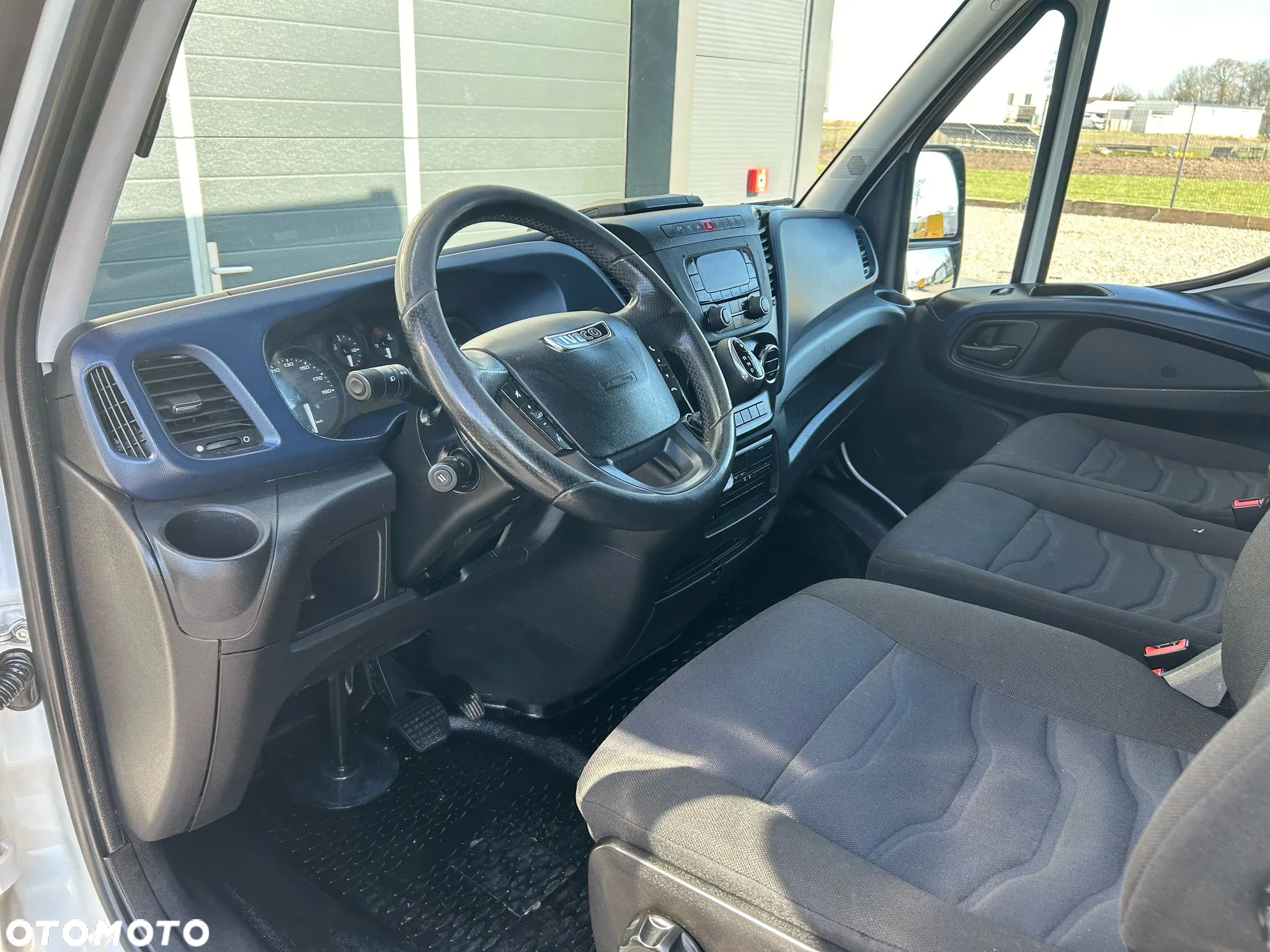 Iveco Daily 40C18 35C18 3.0 HPI Hi-Matic Kontener 8 palet + winda 800kg **Climatronic**Kamera**Sprowadzony**2019R** - 9