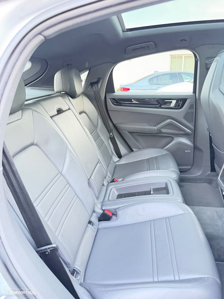 Porsche Cayenne Coupé - 12