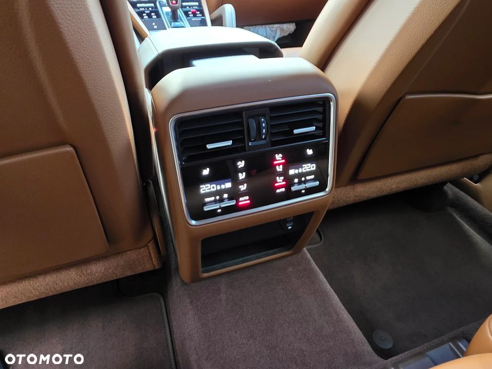 Porsche Cayenne E-Hybrid Platinum Edition - 19