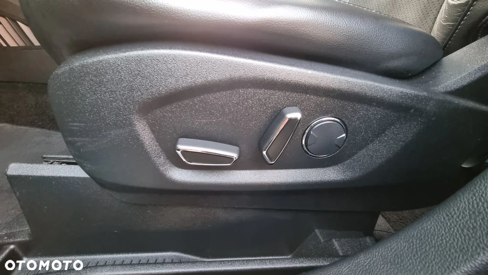 Ford Edge 2.0 TDCi Twin-Turbo 4WD ST-Line - 26