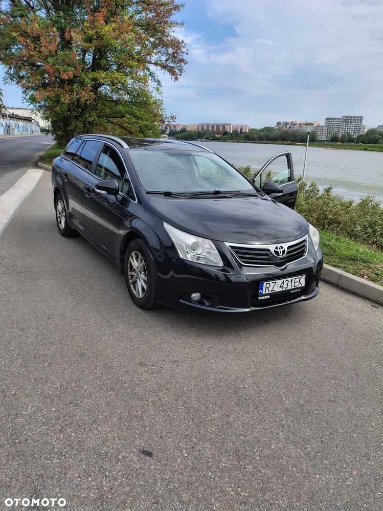 Toyota Avensis - 1