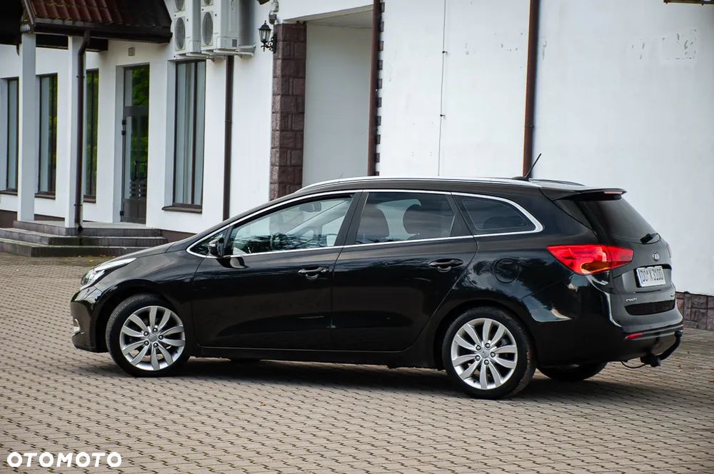 Kia Ceed 1.6 GDI ISG SW Platinum Edition - 17