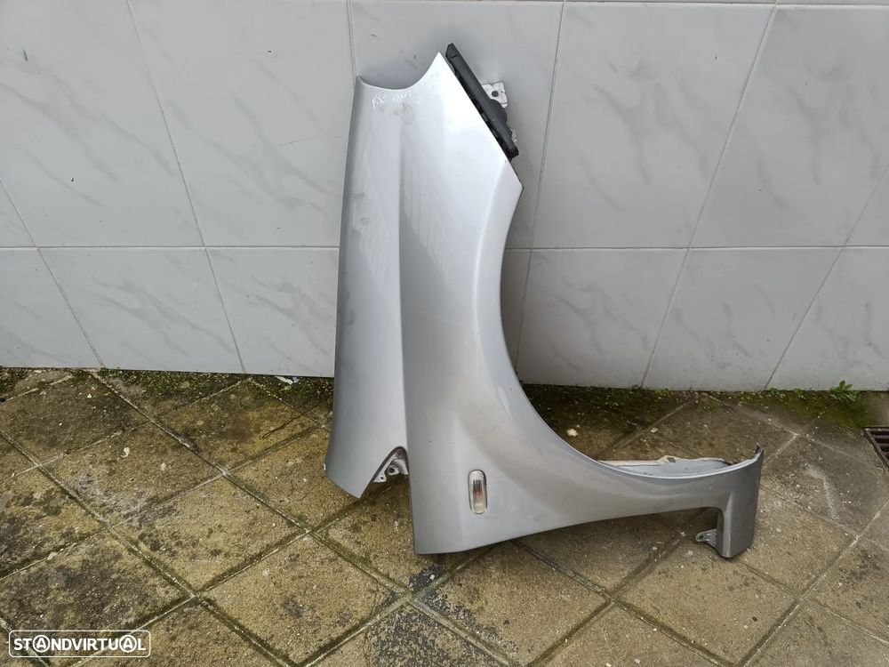 Guarda lamas Fiat grande Punto 2010 - 2