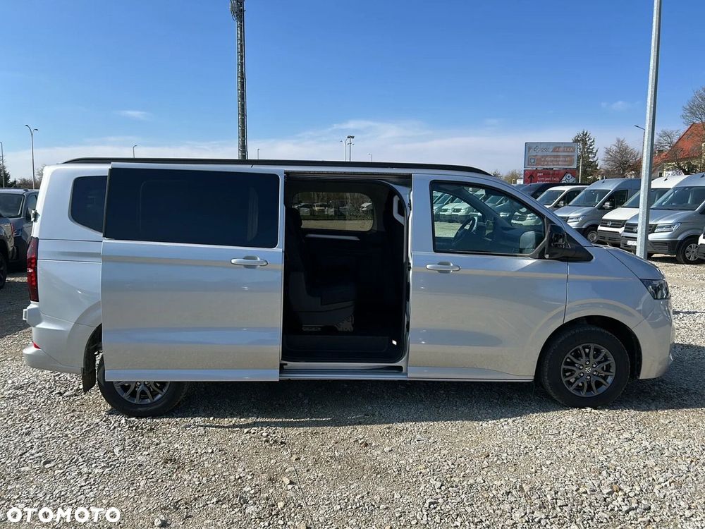 Volkswagen Caravelle - 9