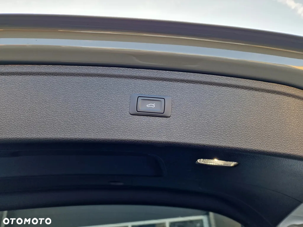 Audi Q5 35 TDI S tronic design - 18
