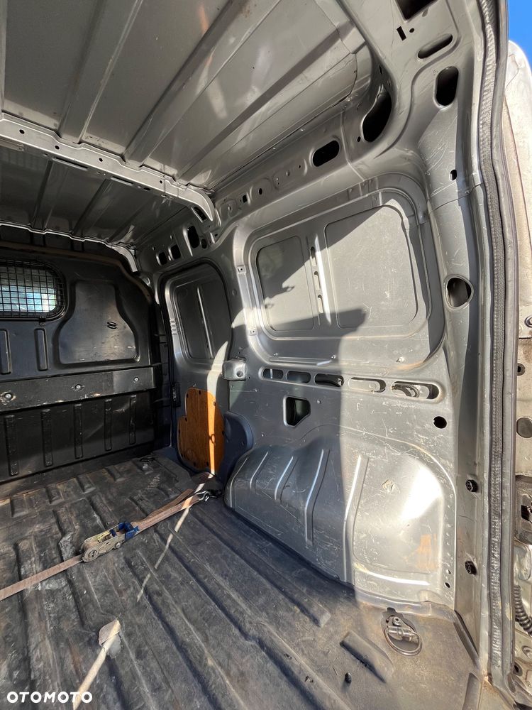 Ford Transit Connect - 19