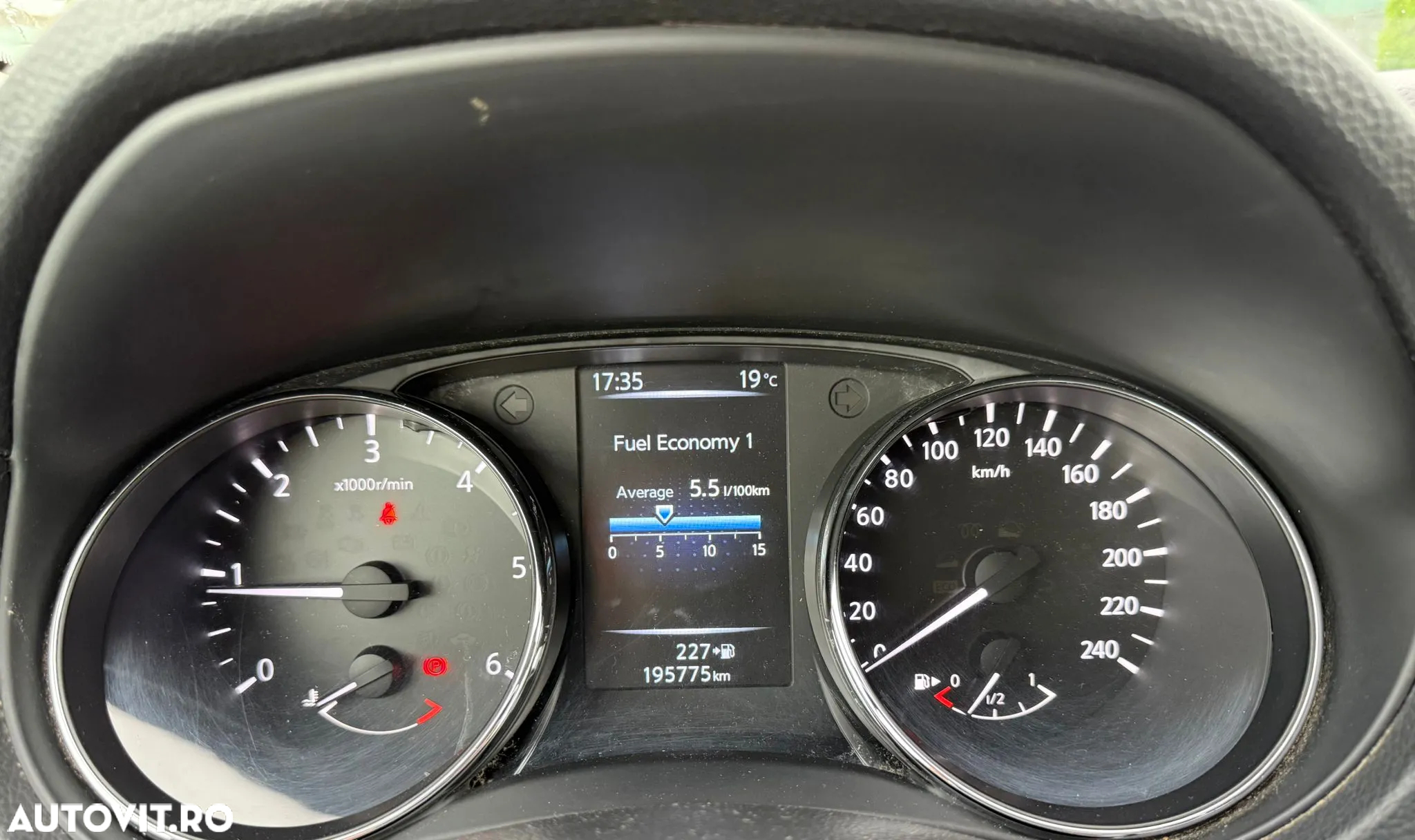 Nissan Qashqai 1.5 DCI Start/Stop N-Connecta - 10