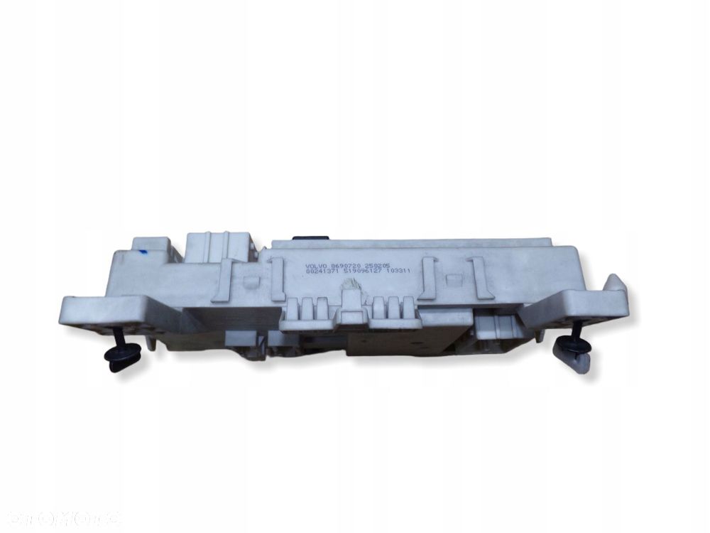 skrzynka bezpieczników 8690720 volvo c30 s40 v50 - 2