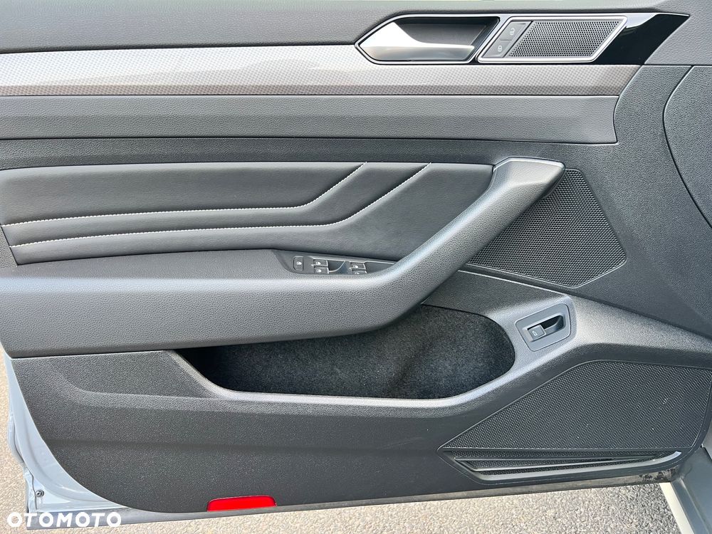 Volkswagen Passat Alltrack 2.0 TDI SCR DSG 4Motion - 12